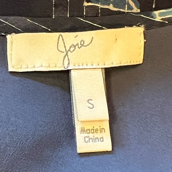 Joie 97% SILK Navy and Pink Patterned Mini Dress - Picture 2 of 8